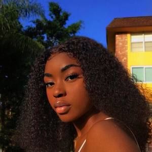 Meet your Posher, Maya